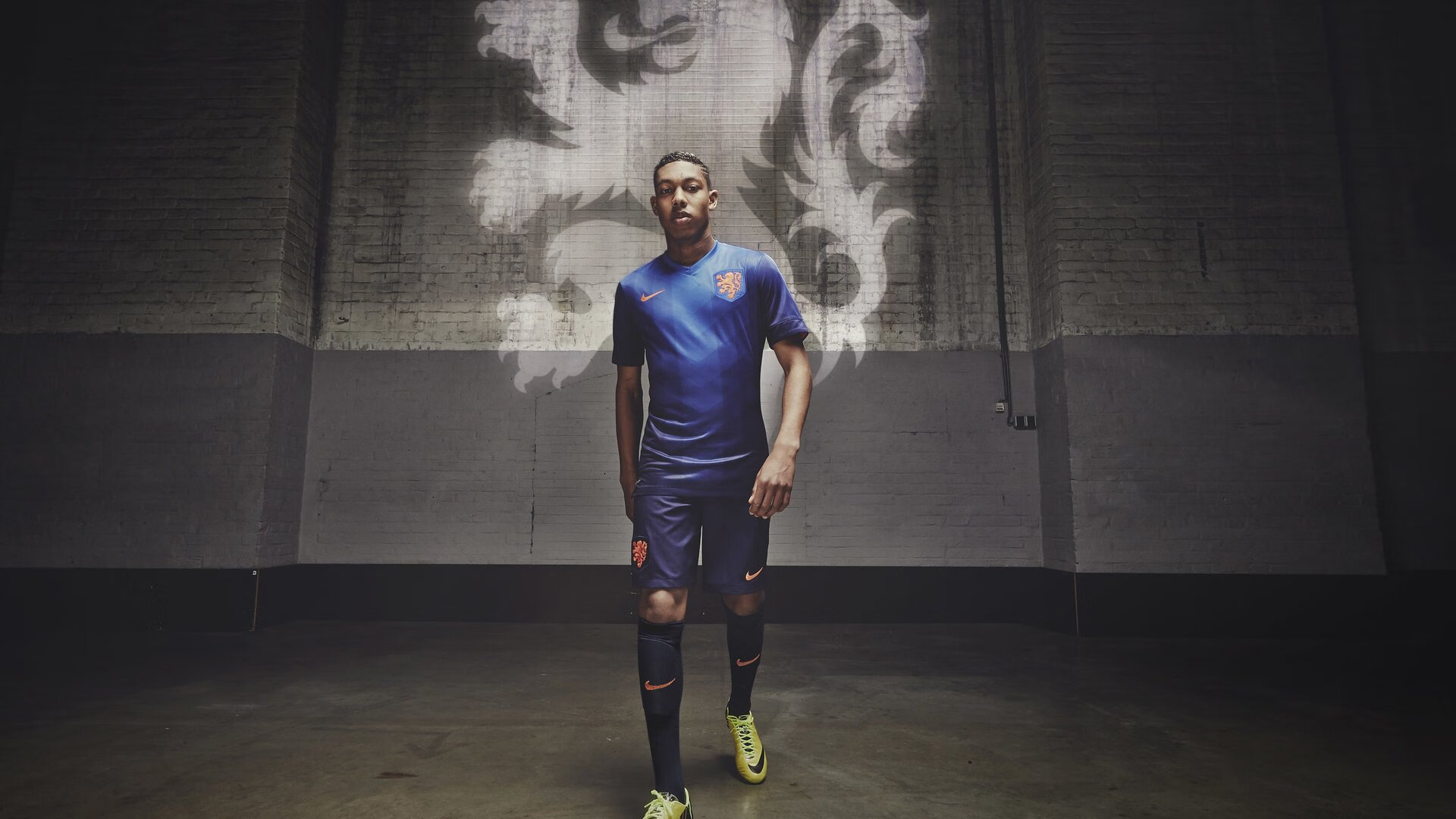 球场特写：运动员的关键瞬间特写镜头，运动员特写镜头200字左右